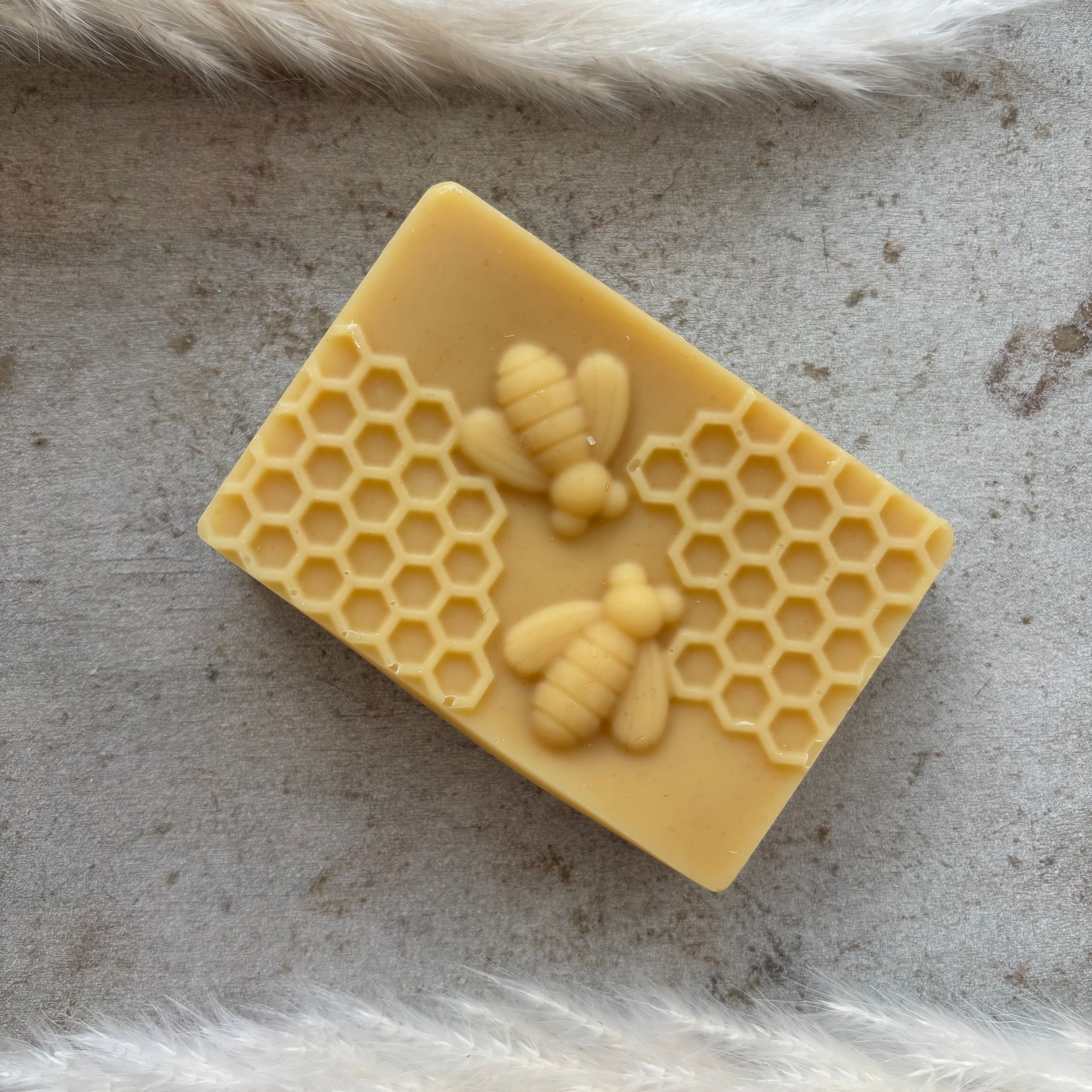 Milchbiene – Honig Milch Seife 70g