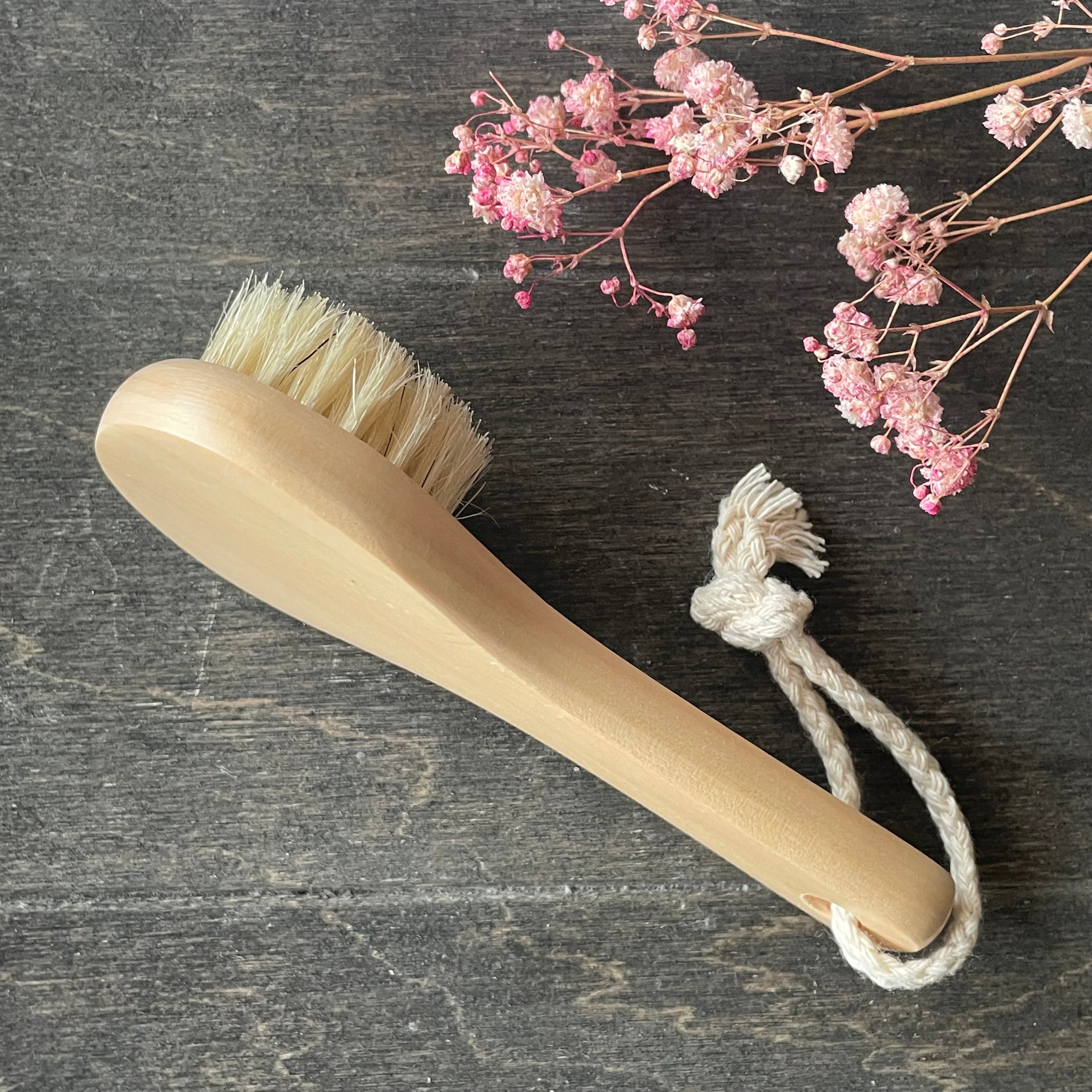 Gesichtsbürste aus Holz