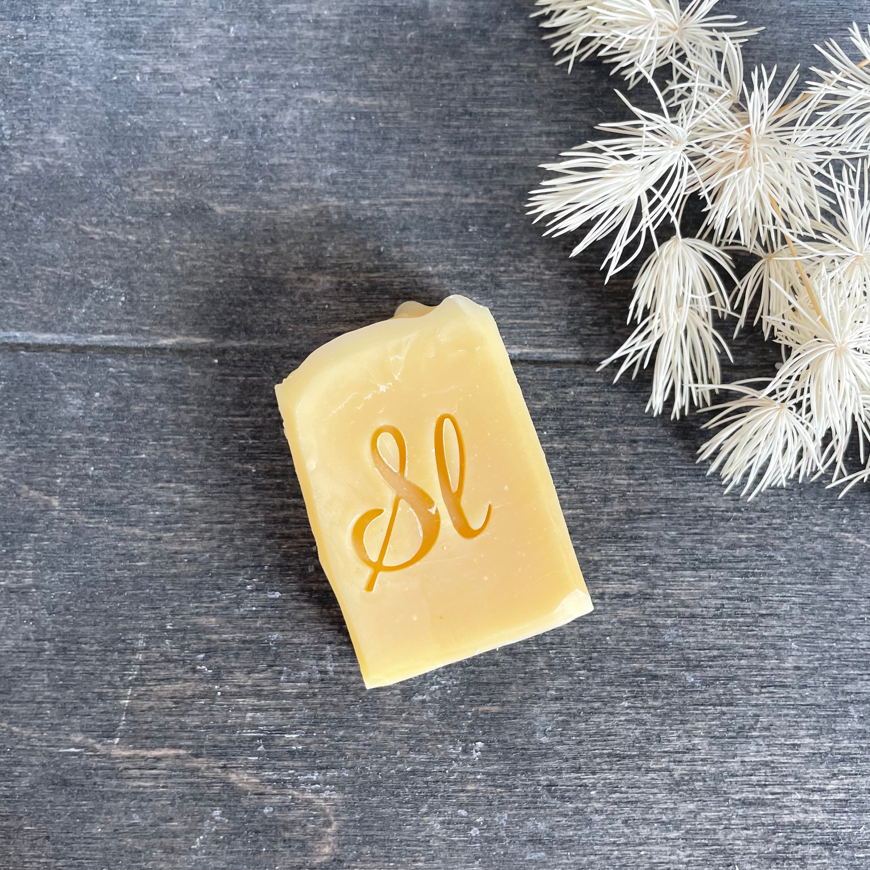 Mini Ziegenmilchseife - Demeter Körper- und Rasierseife mit Zitrone 25g