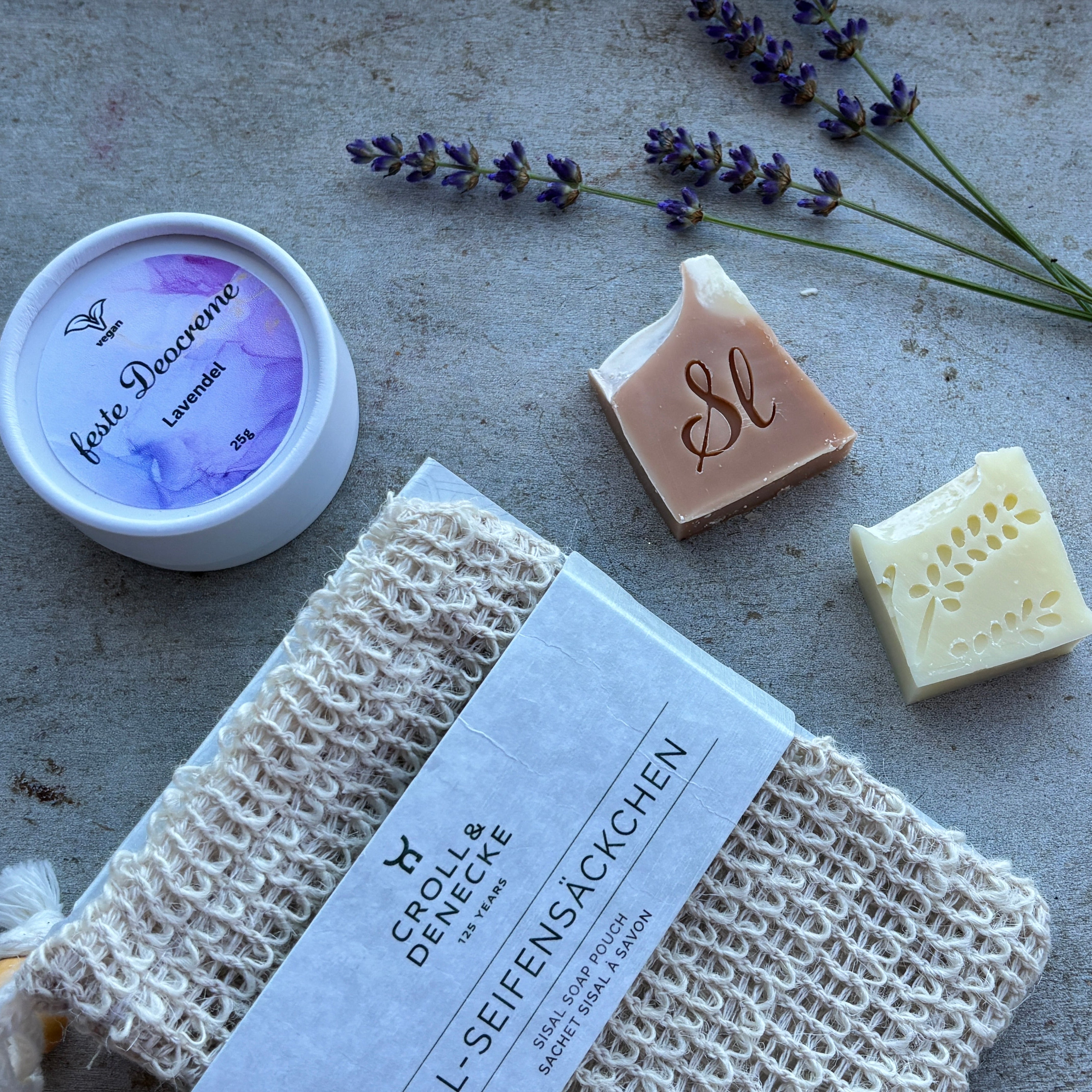 Sisalseifensäckchen, Lavendeldeocreme, Miniseife Rosa Dascena und Lavendel